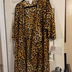 Nwt LuLaRoe Bold Leopard Print Kimono size m
